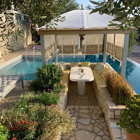 Opera House Paxos 4*